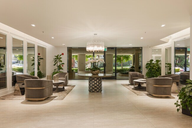 Building Photo - 2112 Century Park Ln