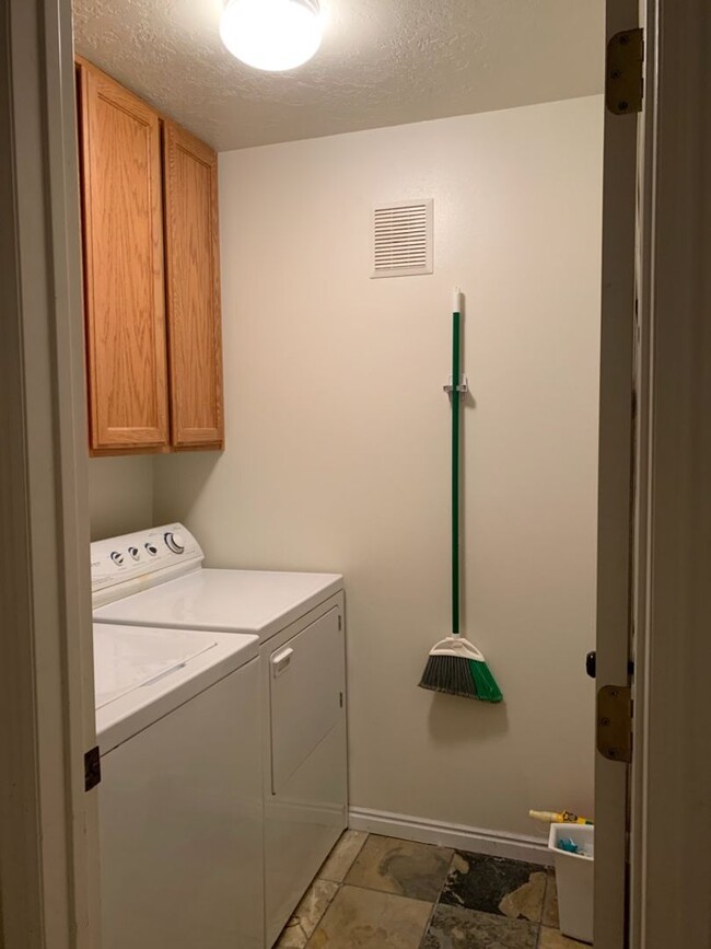 Building Photo - Beautiful Condo Near BYU and Provo Rec Center