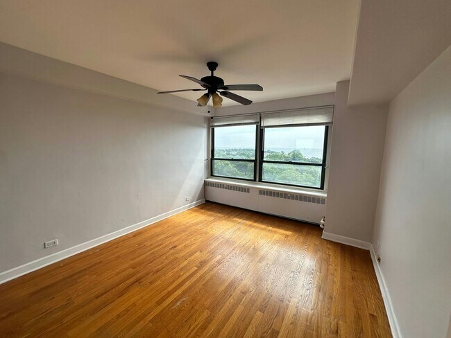 Building Photo - 4180.5 N Marine Dr