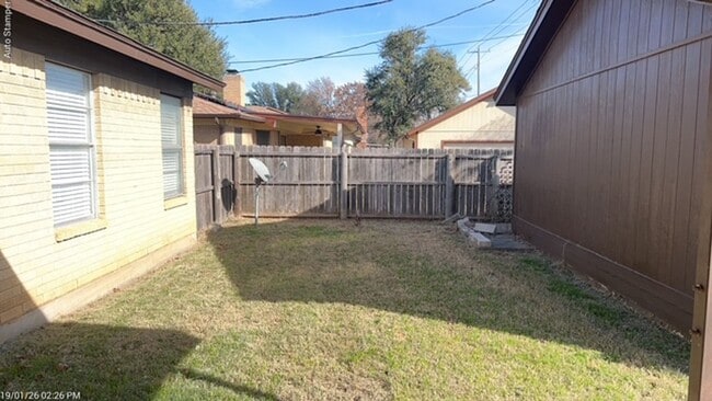 Building Photo - 905 Rose St