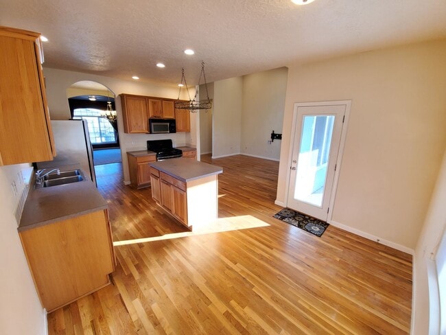 Building Photo - Beautiful Spacious home in North Albany - ...