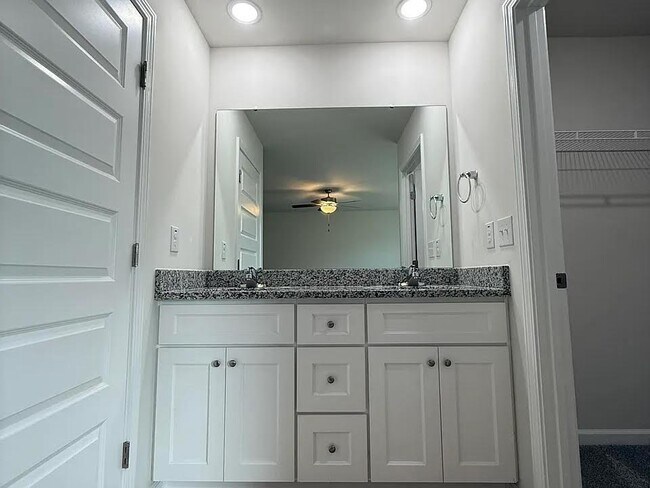 Building Photo - 44 Harvest Hls Ln