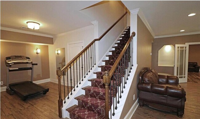 Building Photo - 6552 Long Acres Dr