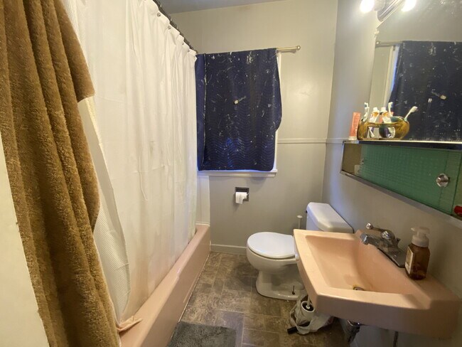 Building Photo - Walk to Whole Foods, Catch a Game at Civic Field, and Ride the Bus with Ease – Prime Lakeway Loca...