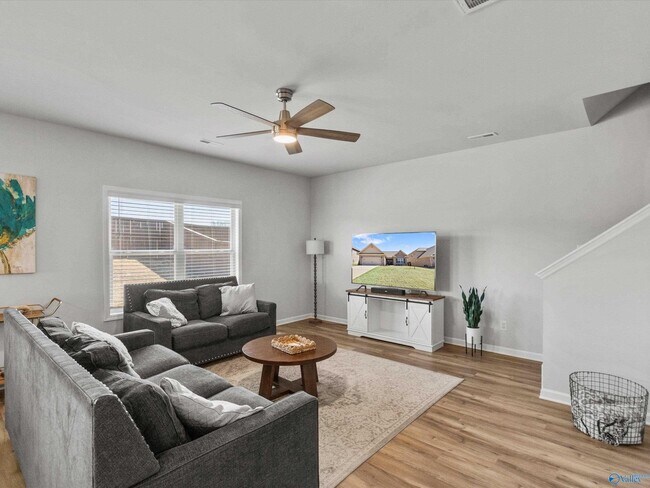 Building Photo - 209 Allegro Cir