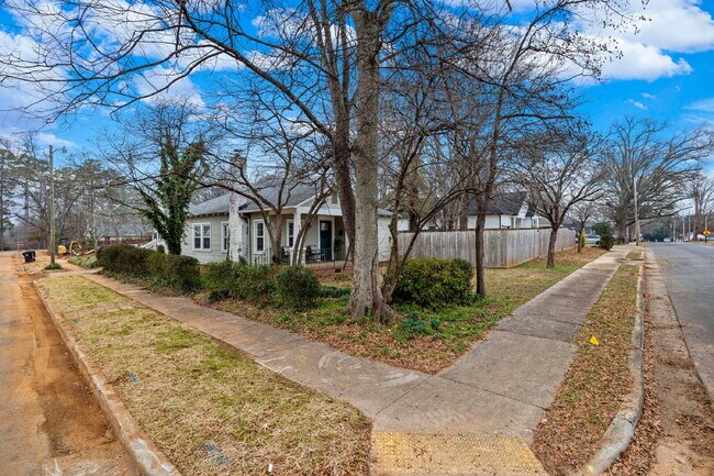 Building Photo - Historic Charm Meets Smart Design—2BR Home Near Downtown
