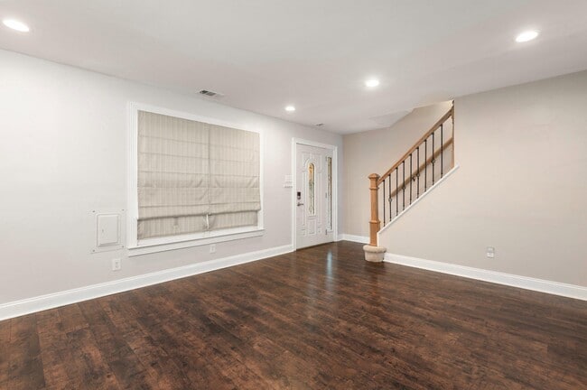 Building Photo - 6420 Thomas Paine Ct