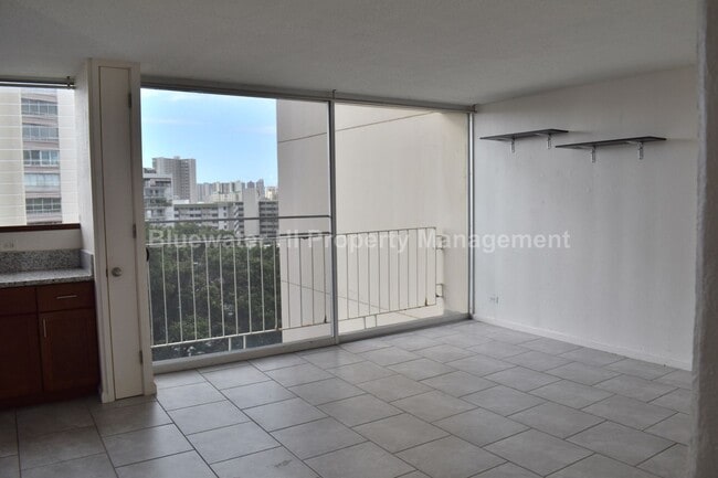 Building Photo - 2 bedroom, 1 bath, 1 prkg. Condo (Makiki area)