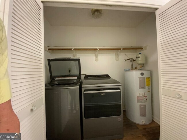 Building Photo - 1781 Floyd Springs Rd NE