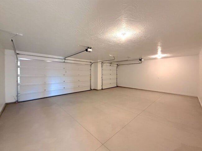 Building Photo - Brand New home 3 bd, 2.5 bt with 3 car garage