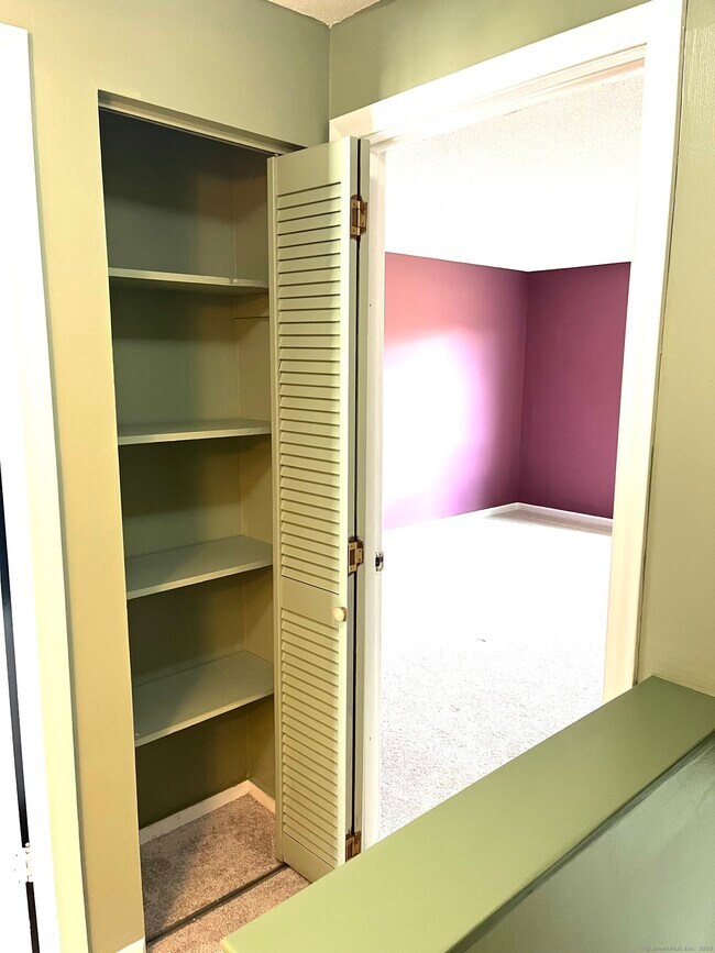 Building Photo - 16 Seymour Rd