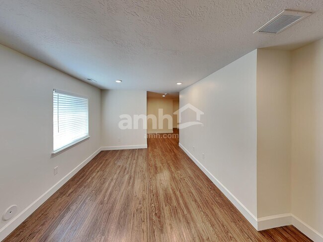 Building Photo - 4359 N Morgan Way