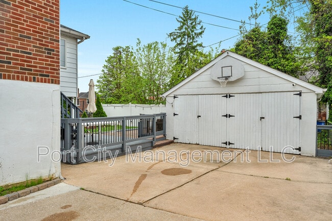 Building Photo - 808 S Beechfield Ave