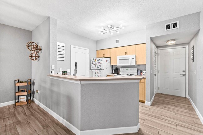 Building Photo - 308 Belmont Pl