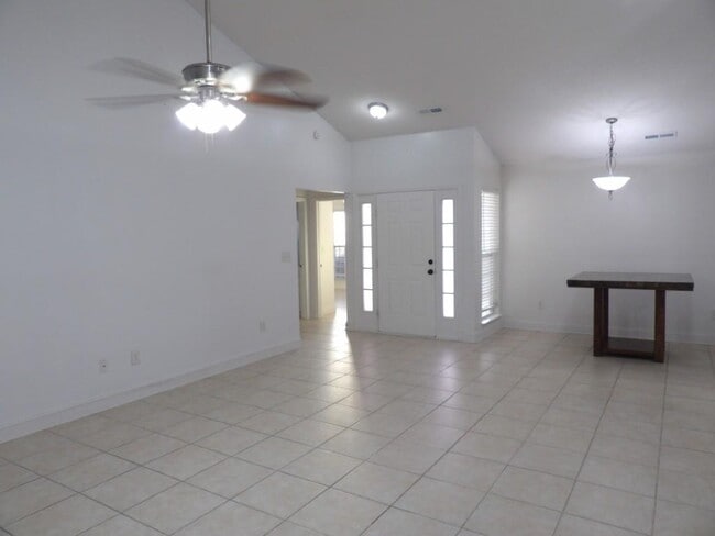 Building Photo - 5040 Capulet Cir