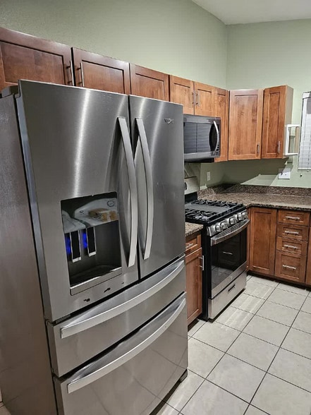 Building Photo - 517 Inness Ave