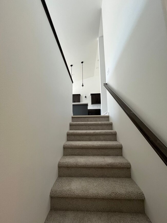 Building Photo - 3 Bed 3 Bath Townhome