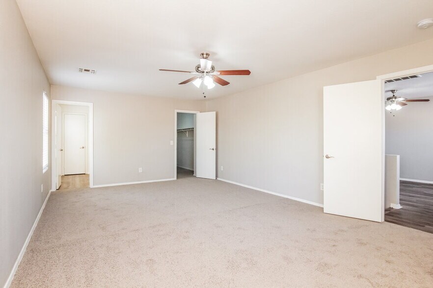 Building Photo - 4630 N 91st Dr