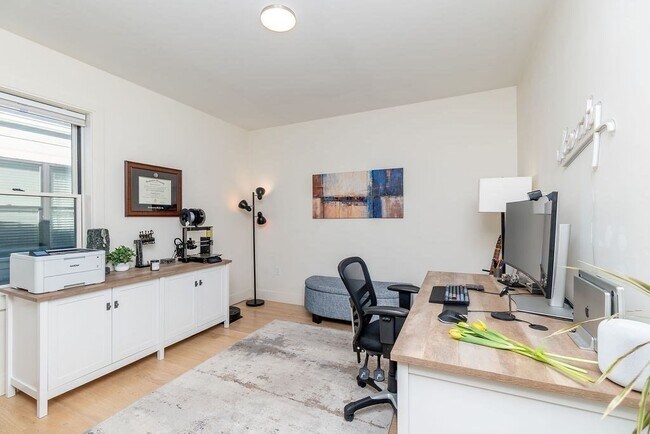 Building Photo - 69 Lubec St