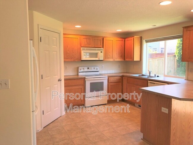 Building Photo - 4026 NE 165th Pl