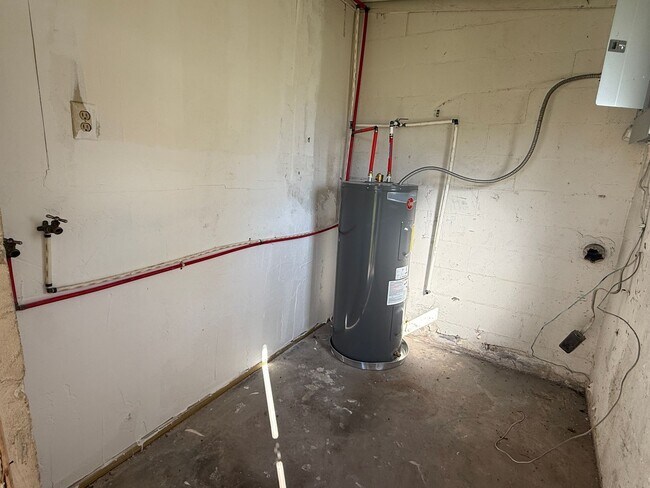 Building Photo - House for rent