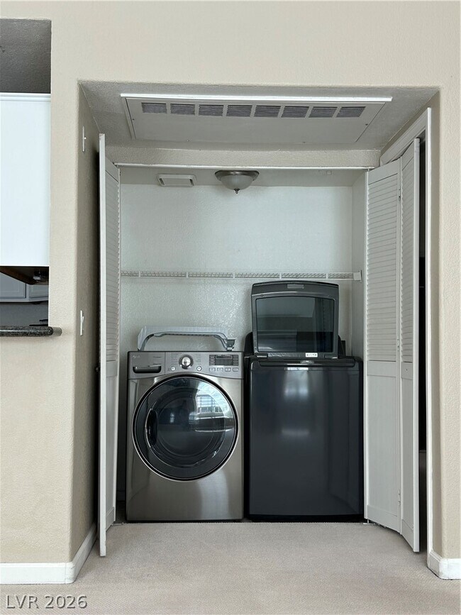 Building Photo - 9325 W Desert Inn Rd