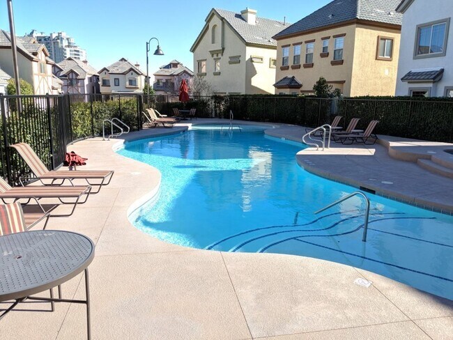 Building Photo - 9149 Tudor Park Pl