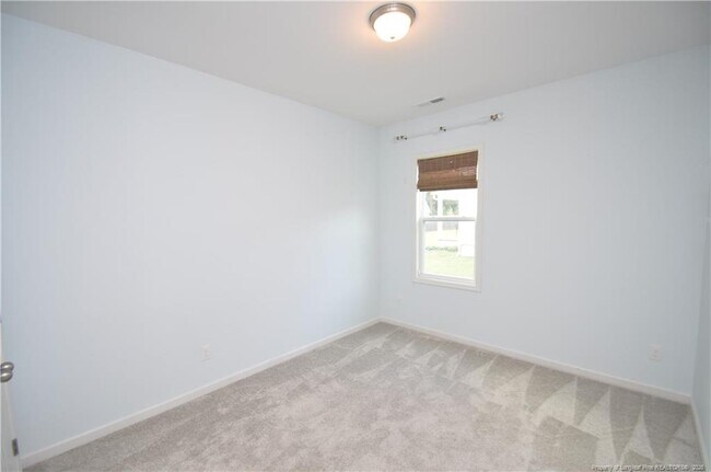 Building Photo - 84 Fairview St