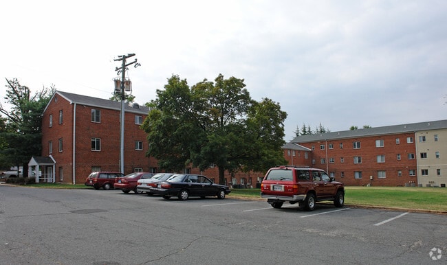 Building Photo - Hollybrooke II