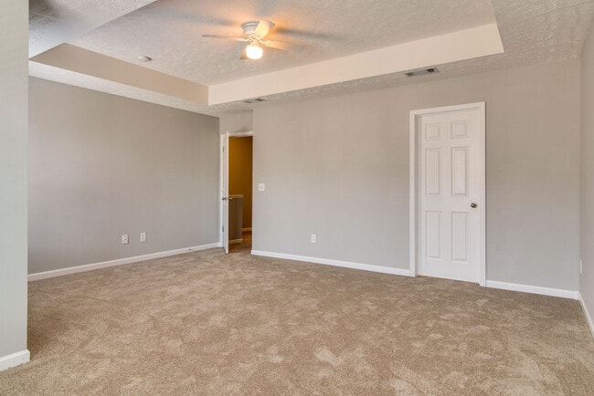 Building Photo - 3 BR/2.5 BA Villas at Concord Place Townho...