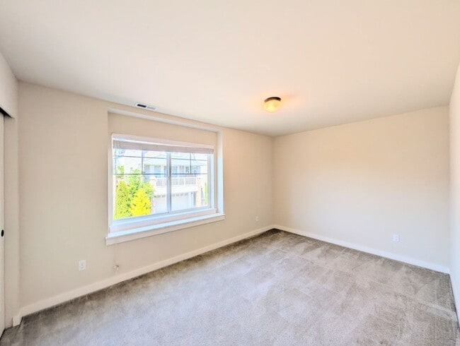 Building Photo - 3Bd/2.5Ba Lynnwood Home