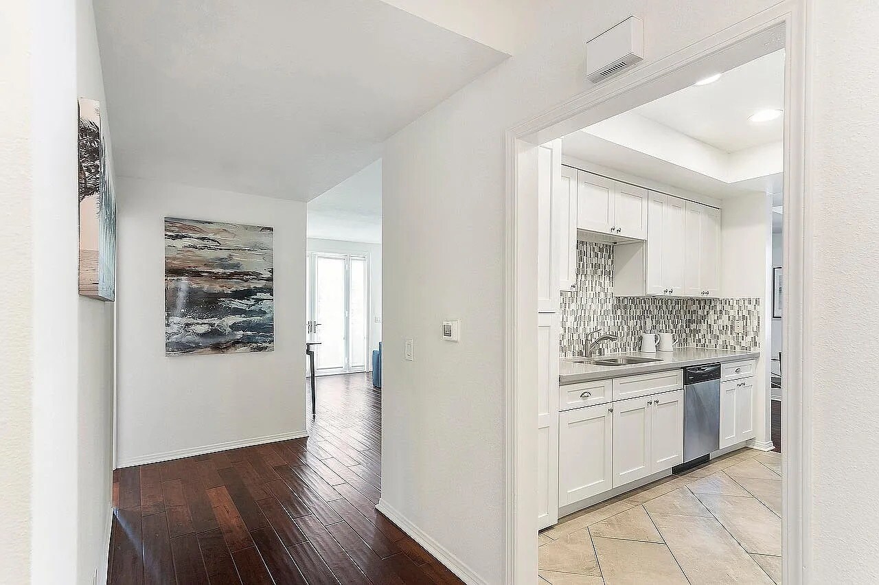 Building Photo - 1650 Veteran Ave