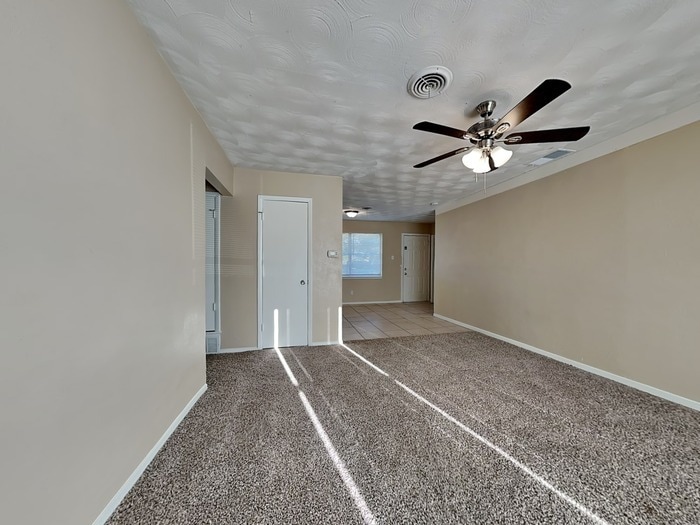 Building Photo - 2925 Caribbean Dr