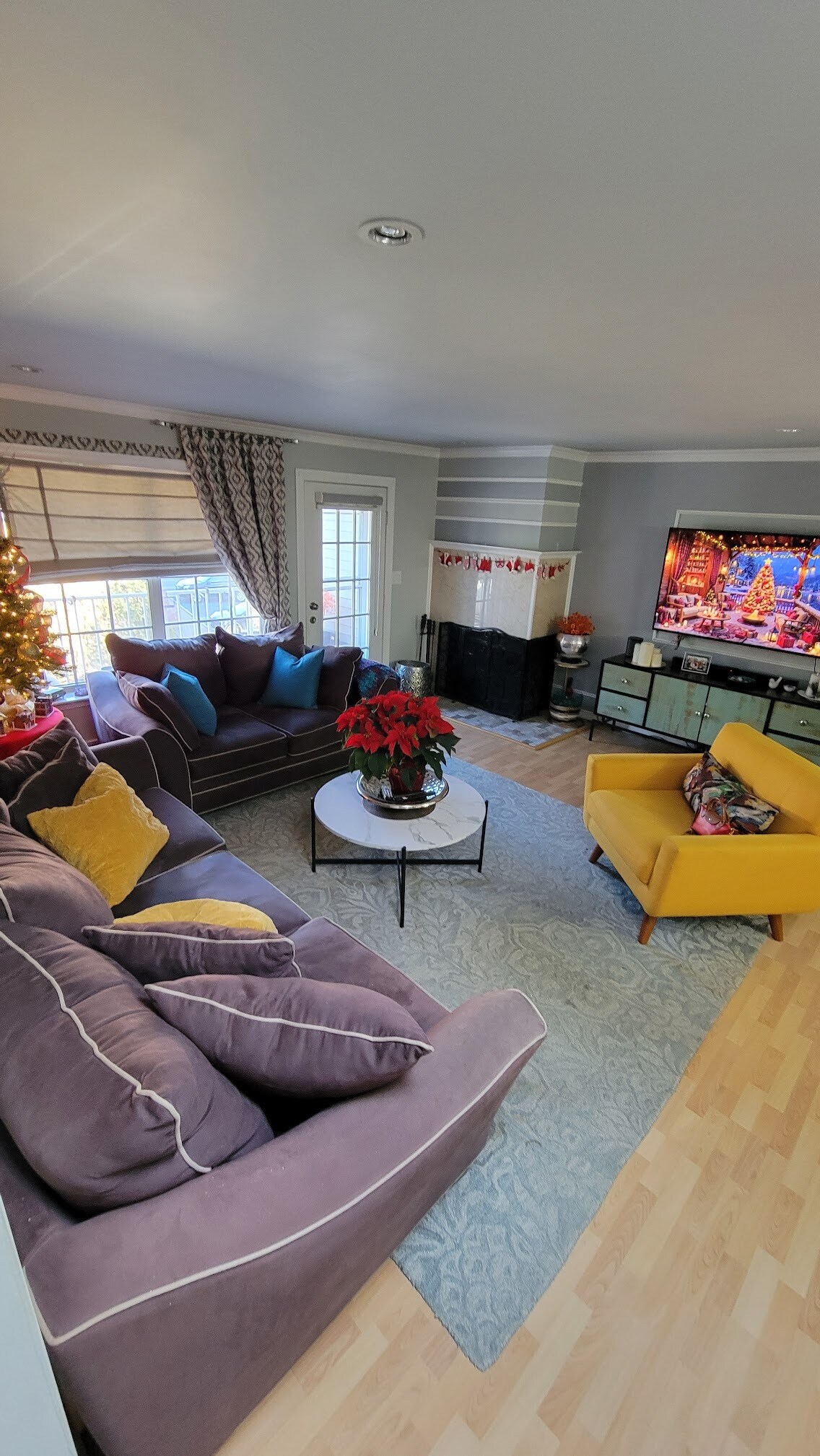 Living Room & Fire Place - 780 River Rd