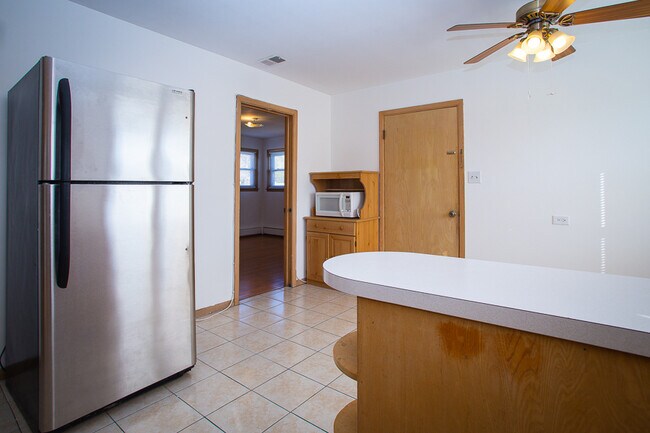 Building Photo - 8729 N Wisner St