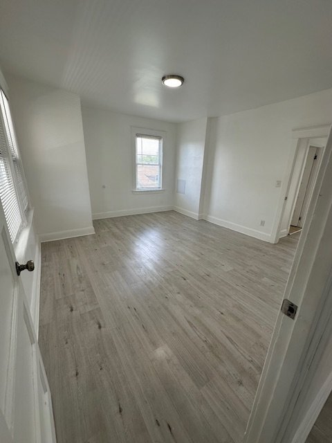 Building Photo - 2700 Roslyn Ave