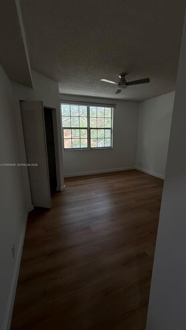 Building Photo - 1531 Barcelona Way