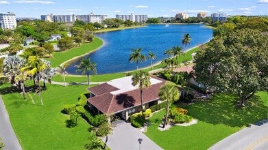 Building Photo - 3015 N Palm Aire Dr