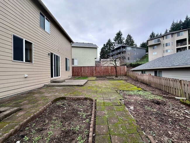 Building Photo - Beautiful Move-In Ready Single-Family Home on a Corner Lot in Gresham!