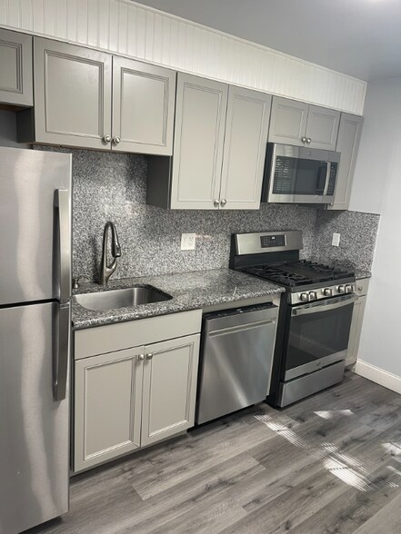 Building Photo - 104 Haverford Dr