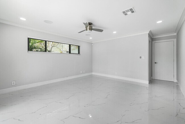 Building Photo - 3432 Pine Haven Cir