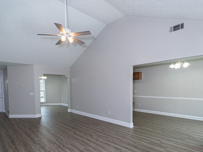 Building Photo - East Columbus