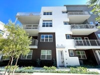 Building Photo - Stunning 3B/3BA 4-story Upgraded Home w/ P...