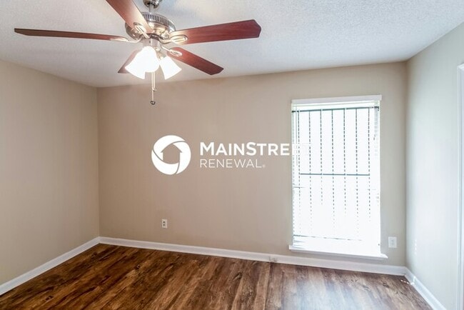 Building Photo - 3 Bedroom Pet-Friendly Home in Memphis, TN with Main Street Renewal