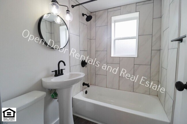 Building Photo - 1823 Griswold Dr