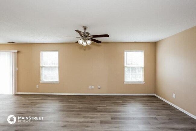Building Photo - 10305 Cadogan Dr, Indianapolis, IN 46236