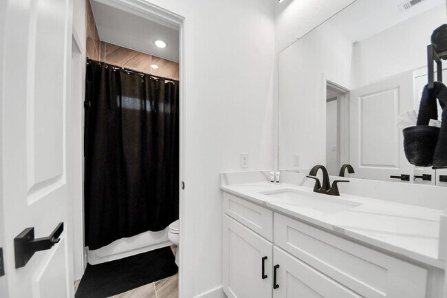 Building Photo - 3620 Du Bois St