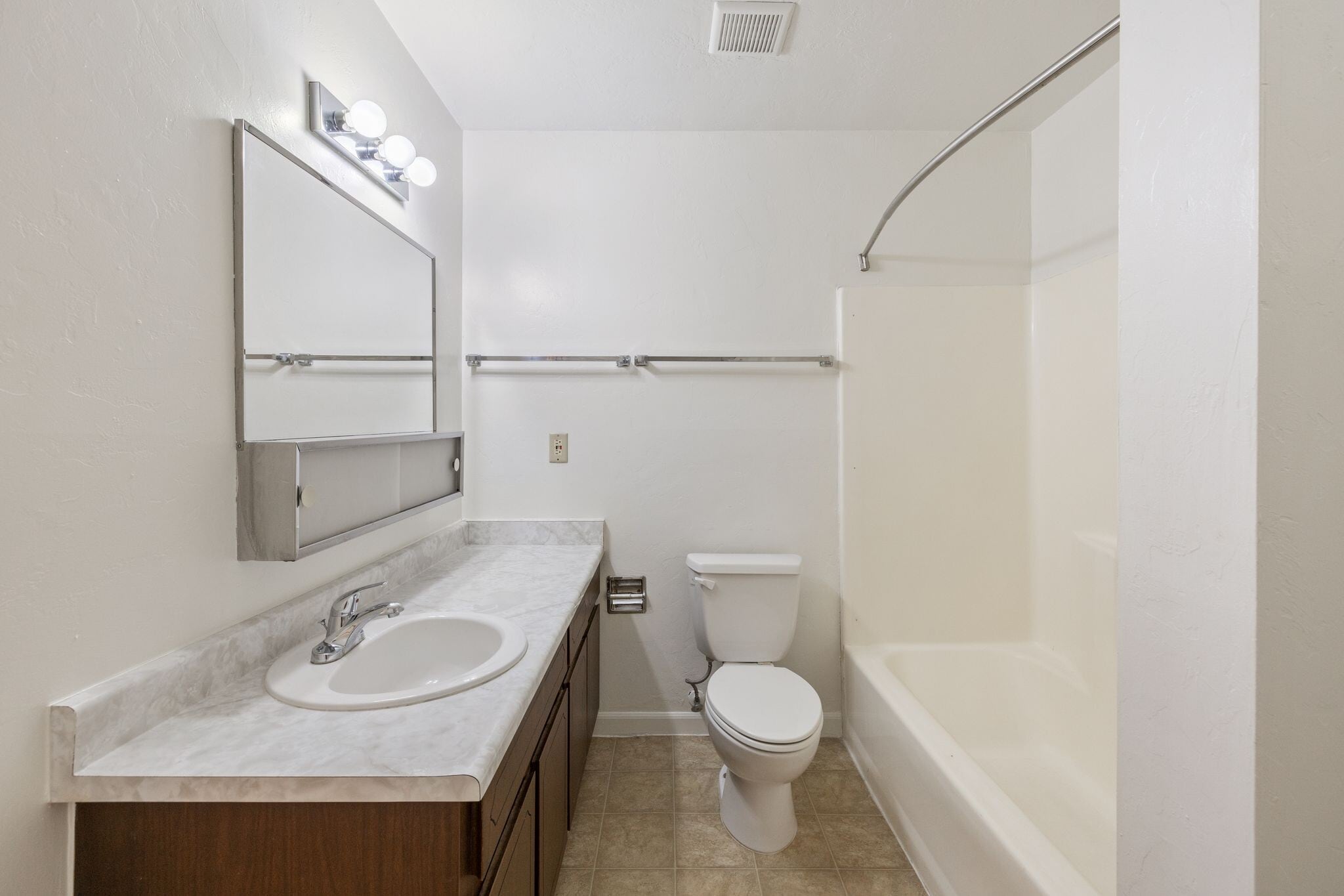 Building Photo - 1299 N Tapadero Dr