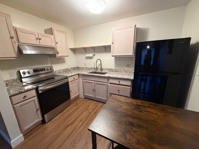 Building Photo - 1200 S Riordan Ranch St