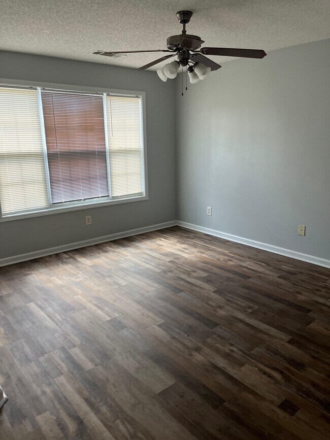 Building Photo - 2731 Halligan Point